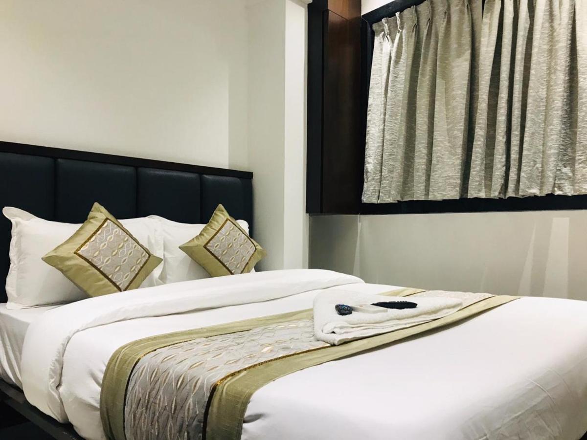 Hotel Flora Suites - Fort Mumbai Exterior photo