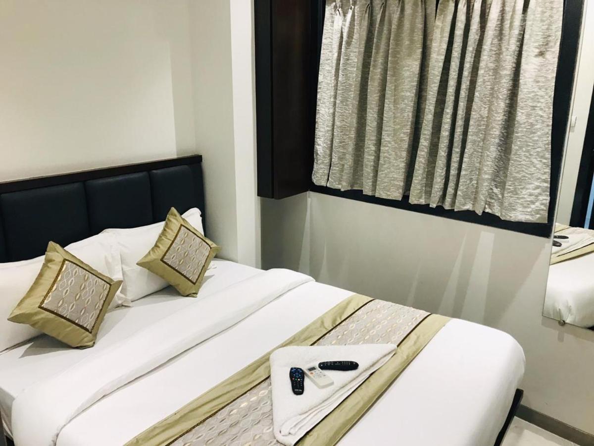 Hotel Flora Suites - Fort Mumbai Exterior photo